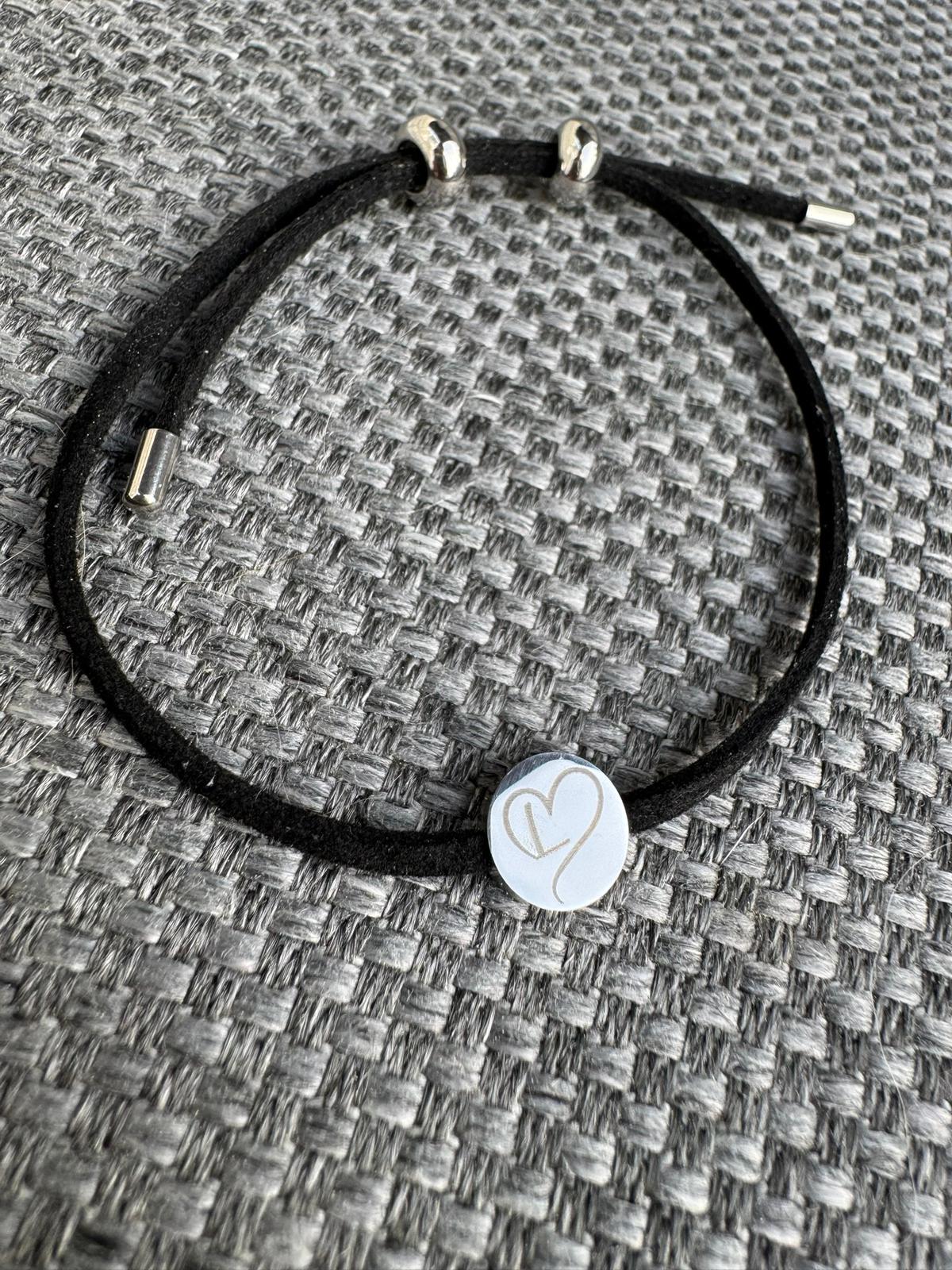 Personalisiertes Armband mit Gravur  Wunschname Armband Damen  Geschenk für Freundin, Mama, Schwester  Individuelles Schmuck Geschenk