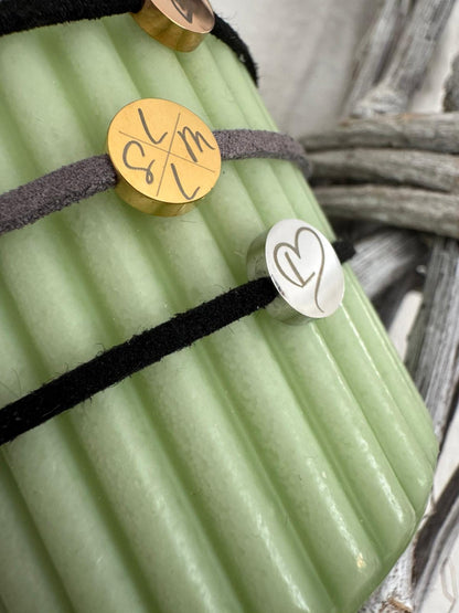 Personalisiertes Armband mit Gravur  Wunschname Armband Damen  Geschenk für Freundin, Mama, Schwester  Individuelles Schmuck Geschenk