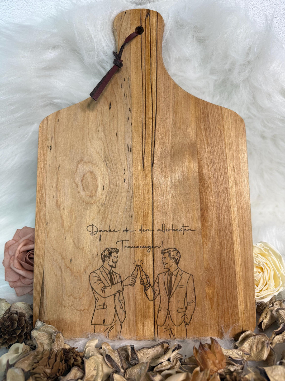 Schneidebrett personalisiert mit Gravur | Hochzeitsgeschenk für Paare | Geschenk zur Hochzeit, Einzug & Jahrestag | Individuelle Gravur